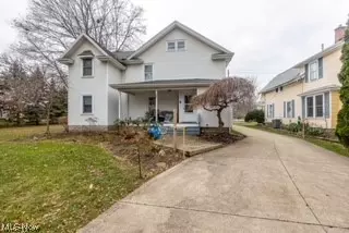Exterior - 7341 Maple St, Mentor, OH 44060 photo 3 of 7