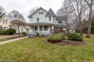 Exterior - 7341 Maple St, Mentor, OH 44060 photo 2 of 7