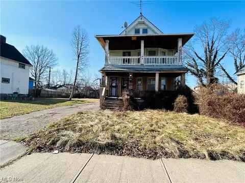 1320 E 142nd, East Cleveland, OH 44112