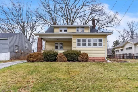 122 Hollywood, Youngstown, OH 44512