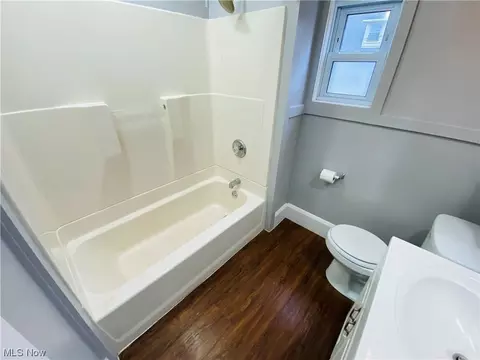 110 Princeton, Elyria, OH 44035 photo 12
