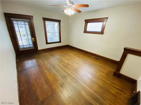 110 Princeton, Elyria, OH 44035 photo 3