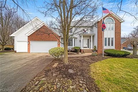 33855 Rosewood Trl, Willoughby Hills, OH 44094