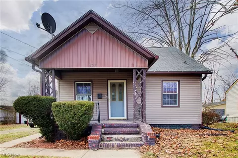 423 Gobel NE, Canton, OH 44704