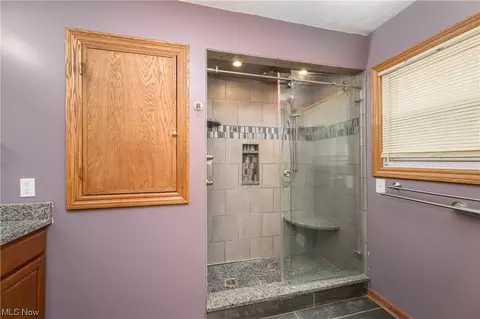 Bath - 8616 Fromes Ave NE, Canton, OH 44721 photo 2 of 3