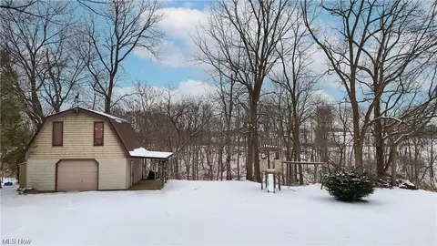 Exterior - 8616 Fromes Ave NE, Canton, OH 44721 photo 7 of 9