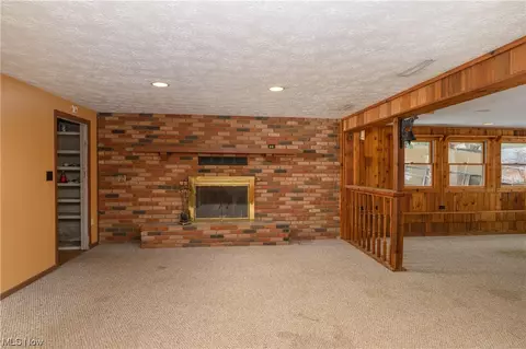 Living - 8616 Fromes Ave NE, Canton, OH 44721 photo 2 of 3