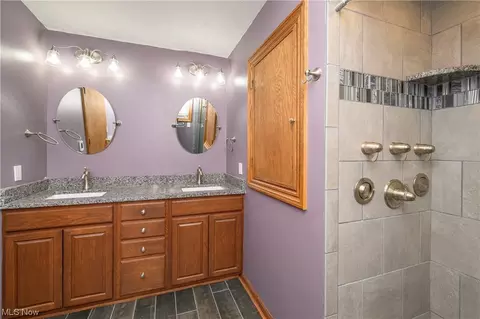 Bath - 8616 Fromes Ave NE, Canton, OH 44721 photo 1 of 3