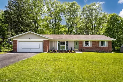 1166 Shepard Hills Blvd, Macedonia, OH 44056