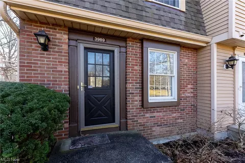 3989 Lake Run Blvd, Stow, OH 44224