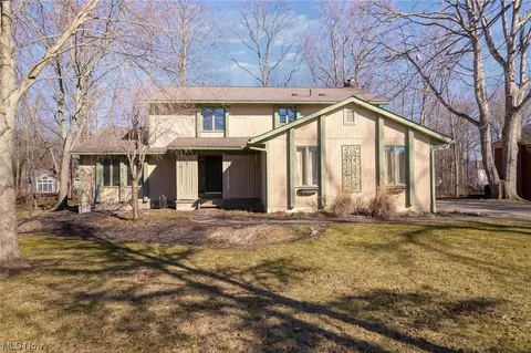 7334 Arborwood Dr, Hudson, OH 44236