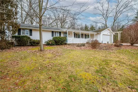 6895 Huckleberry NW, North Canton, OH 44720