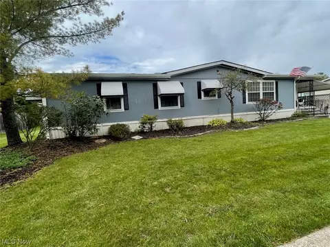 22 Church St, Olmsted Twp, OH 44138