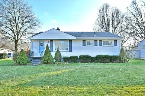 3205 Sunnybrooke Dr, Youngstown, OH 44511