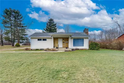 8853 Schubert Ave NE, Alliance, OH 44601