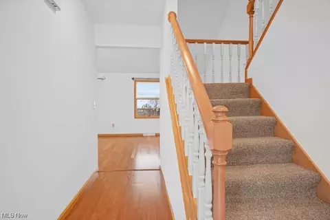 Entry Way - 313 Loyola Dr, Elyria, OH 44035 photo 3 of 6