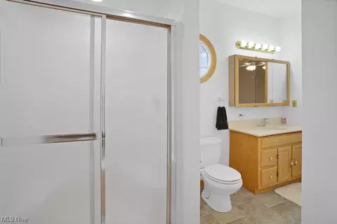 Bath - 313 Loyola Dr, Elyria, OH 44035 photo 2 of 6