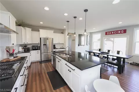 Kitchen - 93 Harvester, Copley, OH 44321 photo 2 of 4