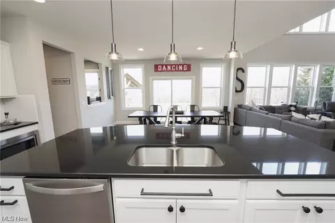 Kitchen - 93 Harvester, Copley, OH 44321 photo 4 of 4