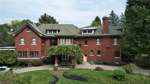 16390 S Park Blvd, Shaker Heights, OH 44120