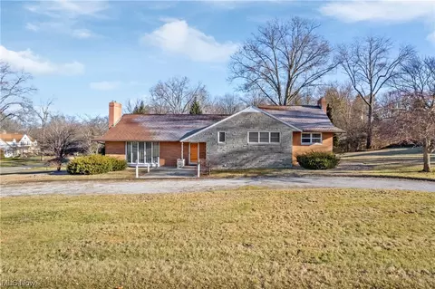 3069 Fulton Dr NW, Canton, OH 44718
