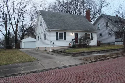 1172 Mount Vernon Ave, Akron, OH 44310