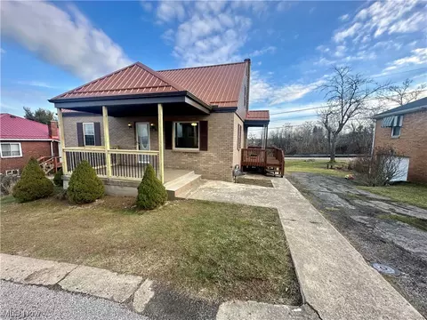 Exterior - 14 Pine Ln, Wheeling, WV 26003 photo 2 of 6