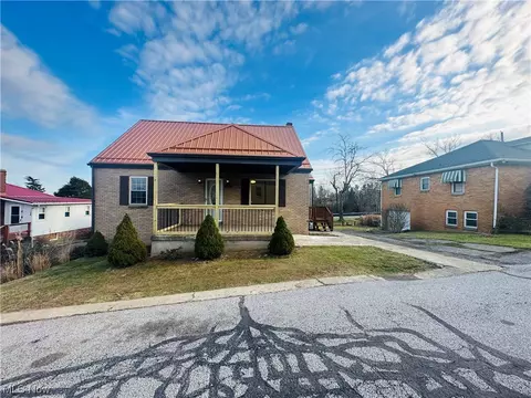 14 Pine Ln, Wheeling, WV 26003