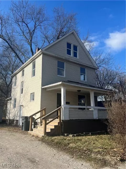 1136 Edison, Akron, OH 44301