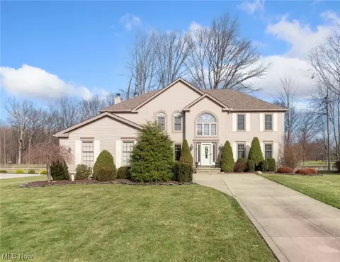 30400 Greenview Pkwy, Westlake, OH 44145