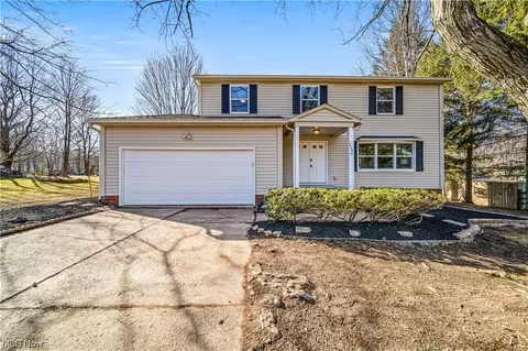 7864 Little Mountain Rd, Mentor, OH 44060