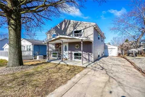 2695 Michaels, Akron, OH 44312