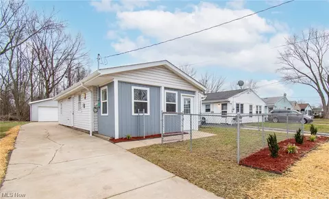 2933 Roy, Youngstown, OH 44509