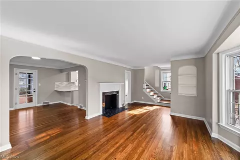 Living - 175 E 196th St, Euclid, OH 44119 photo 2 of 3