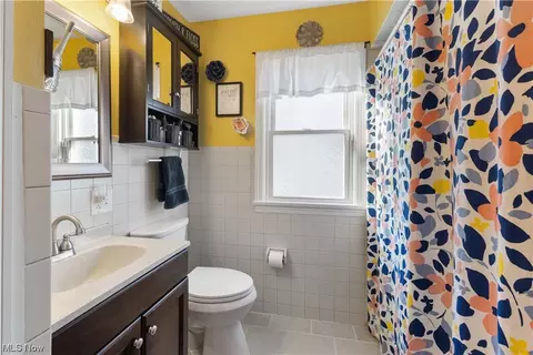 Bath - 50 Stanton Ave, Boardman, OH 44512 photo 2 of 2