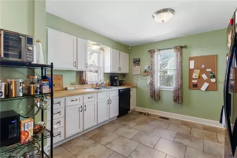 Kitchen - 50 Stanton Ave, Boardman, OH 44512 photo 1 of 3