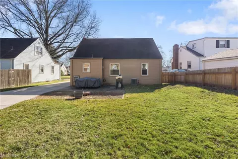 Exterior - 50 Stanton Ave, Boardman, OH 44512 photo 5 of 8