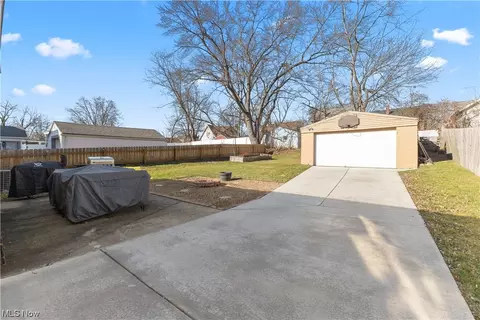 Exterior - 50 Stanton Ave, Boardman, OH 44512 photo 6 of 8