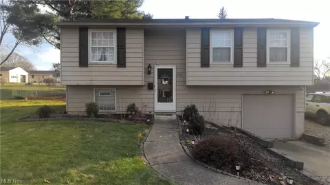 2531 Meadows NW, Massillon, OH 44647