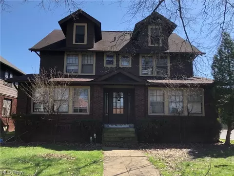 2042 E Market, Warren, OH 44483