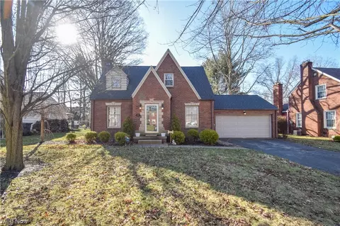 135 N Cadillac, Youngstown, OH 44512