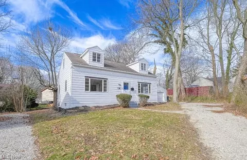 Exterior - 130 Oneida Pl, Akron, OH 44313 photo 2 of 10