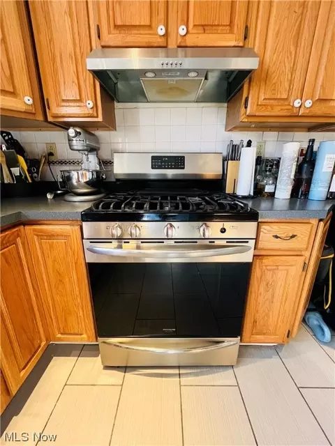 Kitchen - 513 Lyndon, Ashtabula, OH 44004 photo 3 of 4