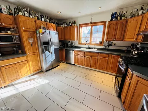 Kitchen - 513 Lyndon, Ashtabula, OH 44004 photo 1 of 4