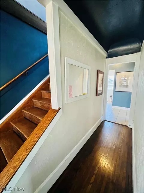 Entry Way - 513 Lyndon, Ashtabula, OH 44004 photo 6 of 8