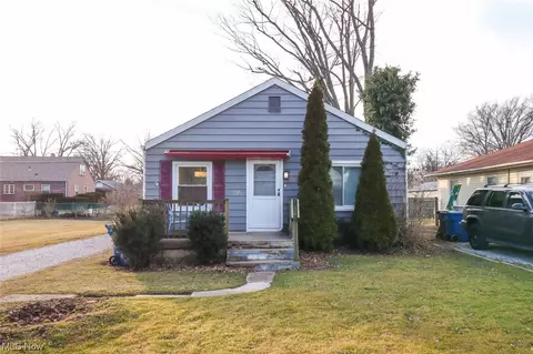 296 Overlook Rd, Vermilion, OH 44089