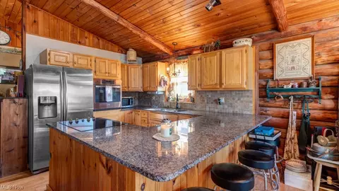 Kitchen - 386 E Mohawk, Malvern, OH 44644 photo 4 of 4