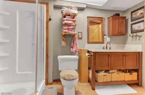 Bath - 386 E Mohawk, Malvern, OH 44644 photo 2 of 4