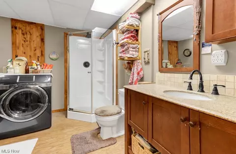 Bath - 386 E Mohawk, Malvern, OH 44644 photo 3 of 4