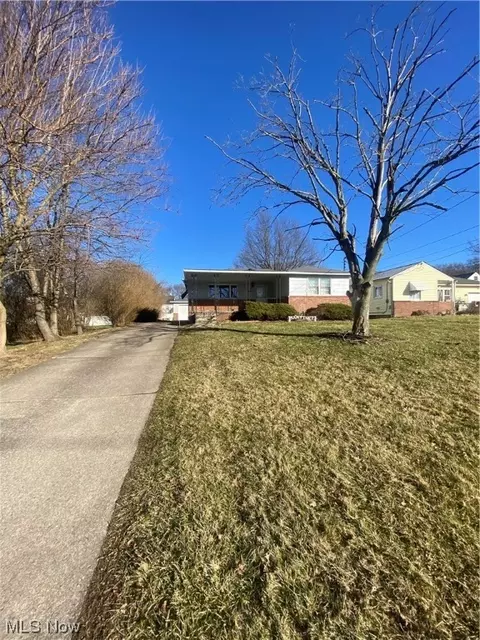 100 Notre Dame, Campbell, OH 44405